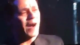 Marc Anthony rompe en llanto haciendo homenaje a Juan Gabriel.