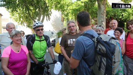 Christophe Castaner traverse sa circonscription à pied
