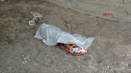 Refüjü Aşan Araç 8 Metre Yükseklikten Kanala Uçtu 1 Ölü