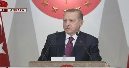 Cumhurbaşkanı Erdoğan Şehit Aileleriyle Külliye'de Biarada
