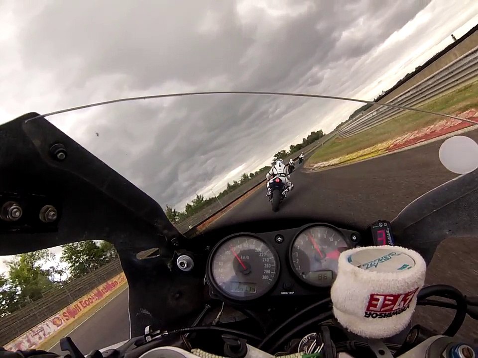 Nogaro le 29 Août 2016 à 15h40 , à la poursuite de Yohan ...