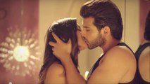 Karan Kundra And Ruhi Singh Hot Scenes - Do Chaar Din Video Song