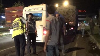 Şanlıurfa Siverek'te Minibüs, Kamyona Çarptı: 7 Yaralı