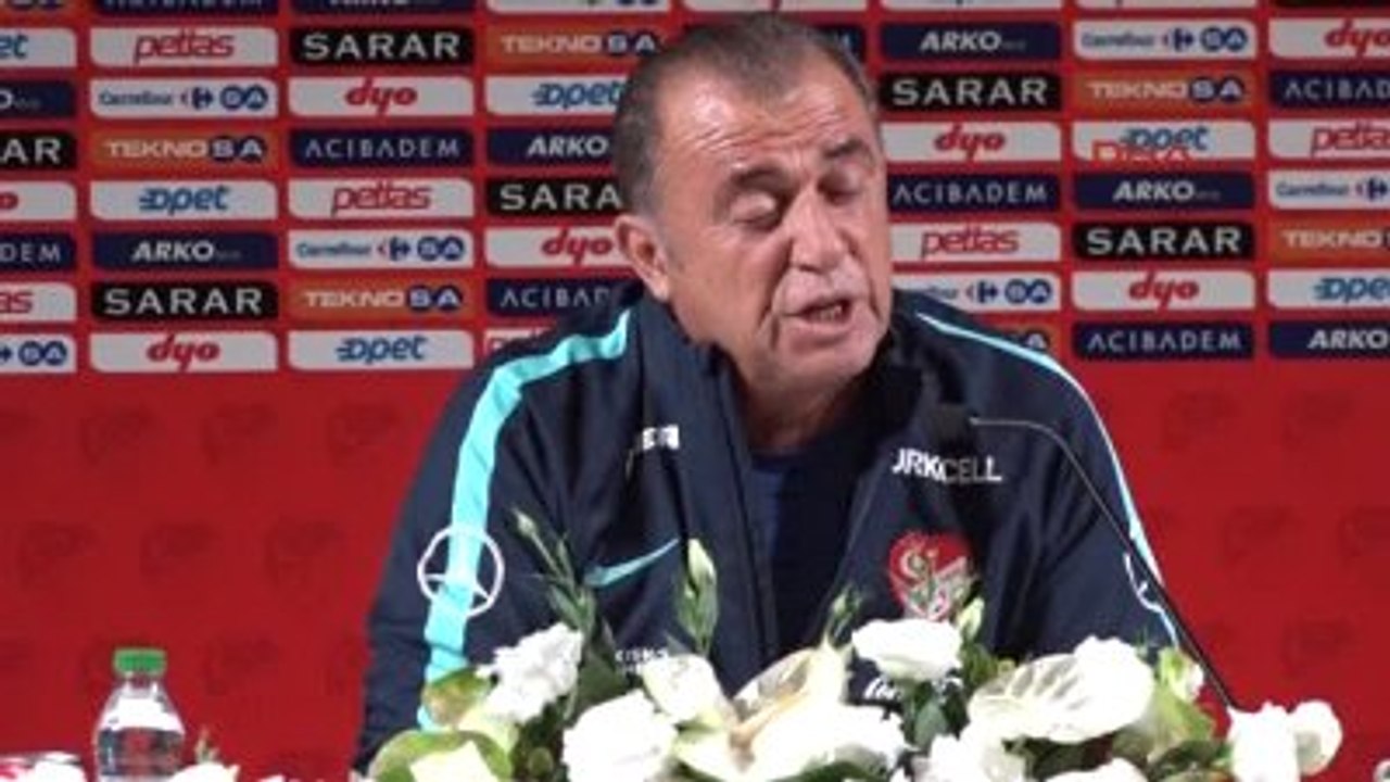 Fatih Terim Milli Takımın Kapısı, Milli Takım Oyuncusuna Yakışır Davranmaya Yol Edinmiş Herkese...