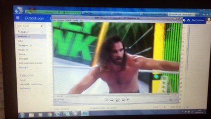 dean ambrose cashes in money in the bank 2016