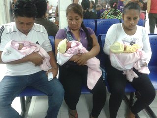 Padres de trillizas "Baque Parrales" piden ayuda urgente