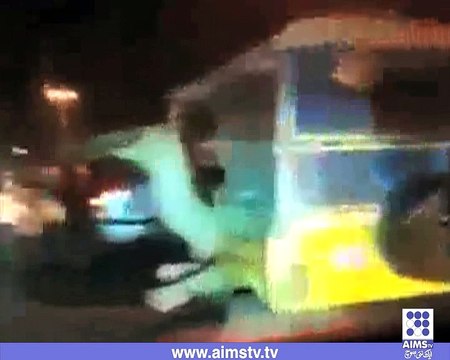 اونٹ کو صحرا میں بھاگتے ہوئے سب نے دیکھا ہے رکشے میں بیٹھا ہوا بھی دیکھلیں