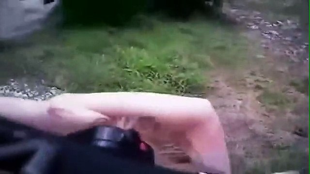 Ce policier sauve une maman et ses enfant d'un mari armé devenu fou