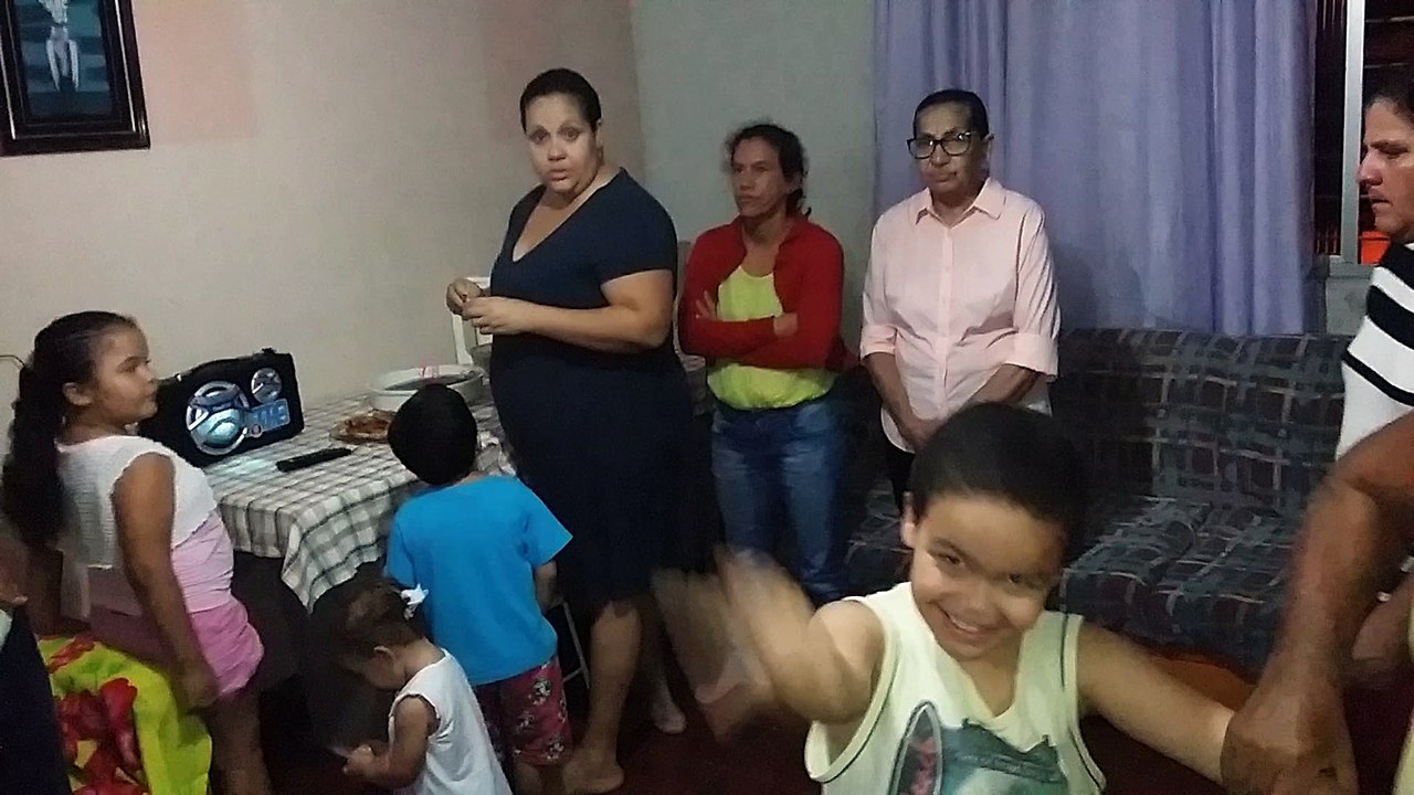 DIA 27-08-2016, ANIVERSÁRIO DE 78 ANOS DE DONA LÍDIA, EM SUA CASA COM THÁBATTA, RAPHAELL E OSMILTON.