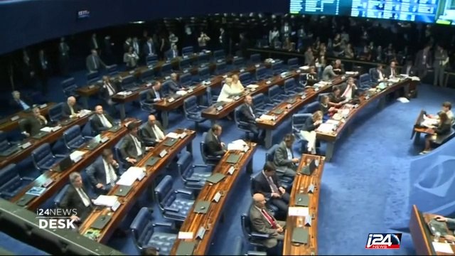 Brazilian Senators still divide on whether to impeach Rousseff before final vote