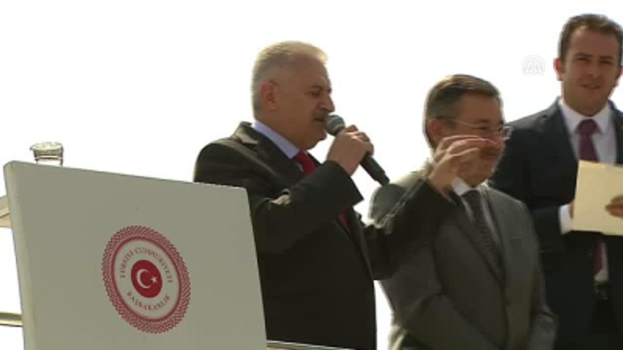 Başbakan Yıldırım : "(15 Temmuz Şehitleri) Onları Şehit Eden Hainlere Hesap Sormak Boynumuzun Borcu"