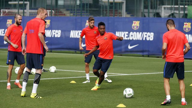 FC Barcelona training session: First team, Barça work out as one