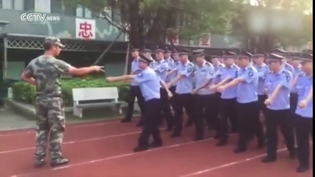 Amusing Video Proves That Some People Just Can’t March