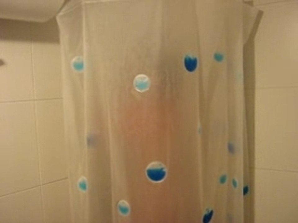 Delph sous la douche à Sitges (Juillet 2007)