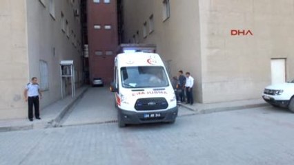 Hakkari Üs Bölgesine Malzeme Götüren Tır'a PKK Bombası: 1 Ölü, 1 Yaralı