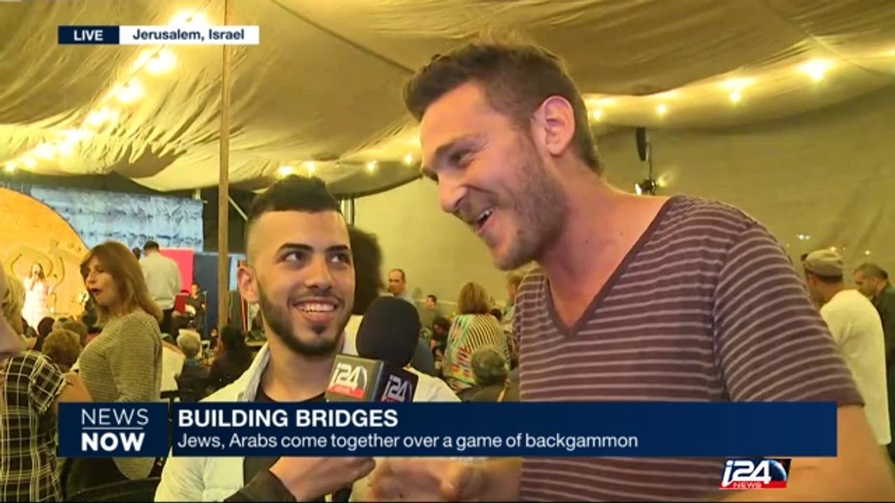 Jews, Arabs come together over a game of backgammon