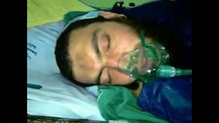 Subhanallah in his sleep a brother reciting the Quran very beautifully.MUST SEE IT insha'allah -