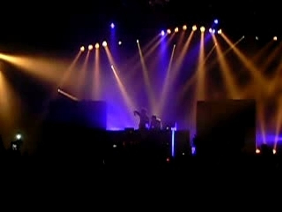 Justice @ Eurockéennes 07 Dance