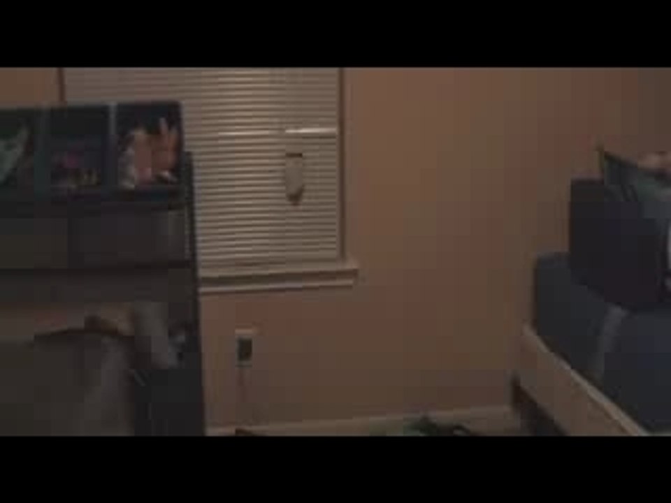 Un gamin chante du Britney Spears et sa mere lui fait peur !