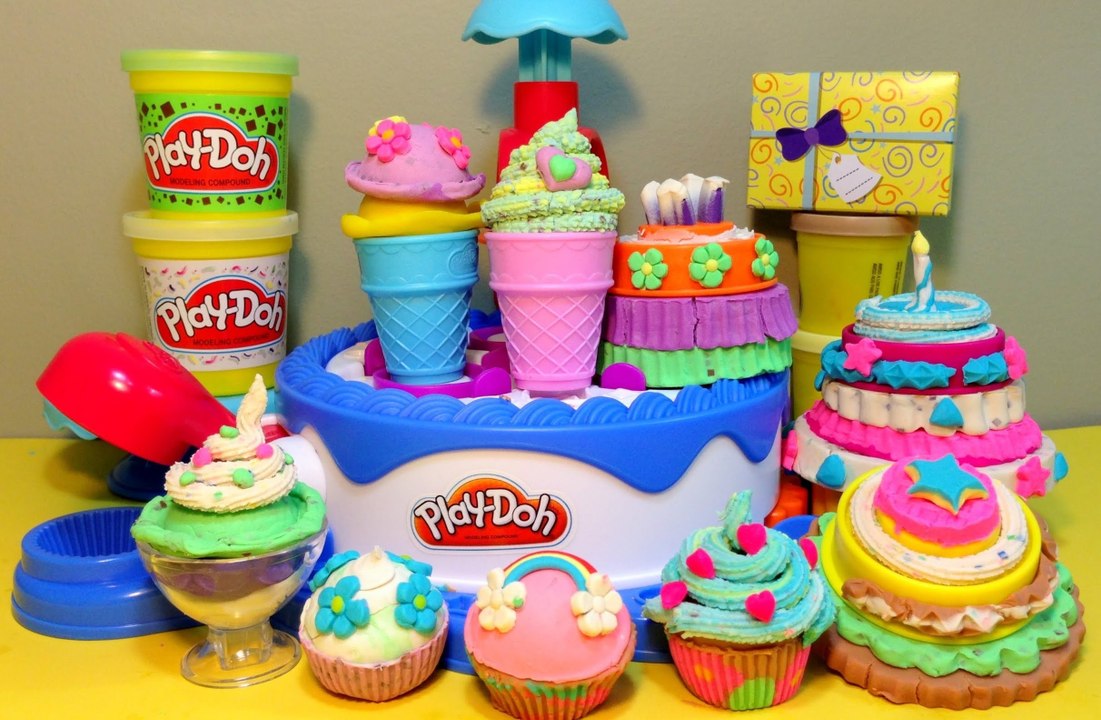 Play Doh Surprise Eggs - Play Doh Noel - Christmas kinder surprise eggs lego toys peppa pig español