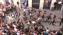 Ruben Cortada y Martina Klein hacen un 'flashmob' en la Puerta del Sol