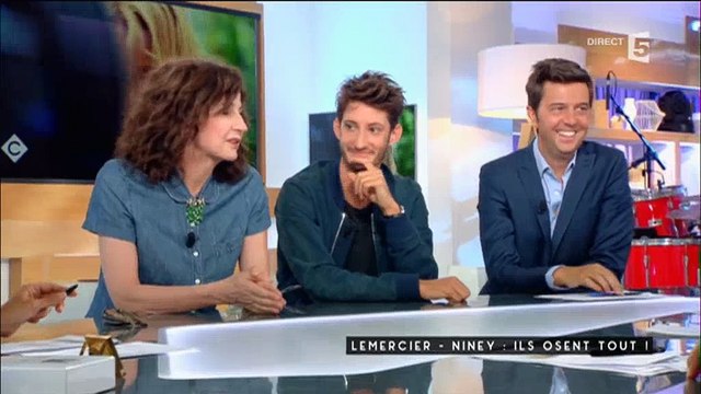 Valérie Lemercier en pleine forme chante du Céline Dion dans C à vous - Regardez
