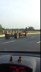 Un camion d'un nouveau genre sur les routes de Thaïlande !