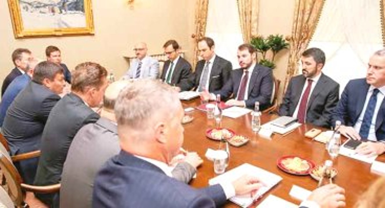Enerji Bakanı Albayrak Gazprom Yetkilileriyle 'Türk Akımı'nı Konuştu