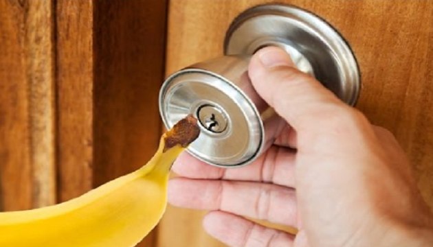 How To Open a Locked Door With a Banana