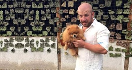 At Sırtında Göçmen 'Avlayan' Irkçı Adam Lüks Otomobil Satın Aldı