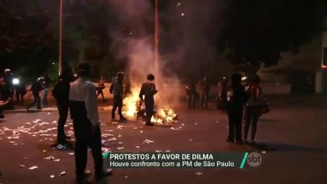 Manifestantes contrários ao impeachment vão às ruas de São Paulo