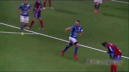 Gol sevincinde oyundan atıldı