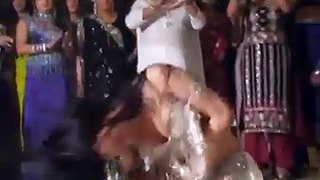 Hot Dance - Bijli Bhari hai Mery Ang Ang me