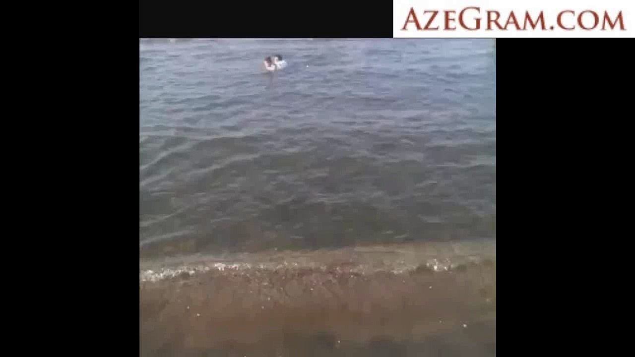 Ozunu borzu gosterende