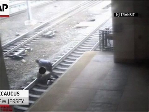 Il sauve un homme qui voulait se suicider sur les rails