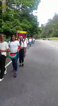 Un grupo de personas caminó desde Maripérez hasta la Castellana para la 'Toma de Caracas'