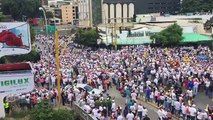 Así se encuentra la marcha en la Av. Río de Janeiro