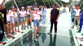 Chinese glass bridge bring hit with sledgehammer