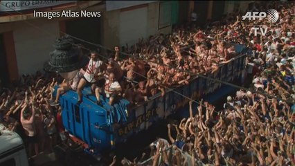 Bataille de tomates près de Valence au festival de la Tomatina