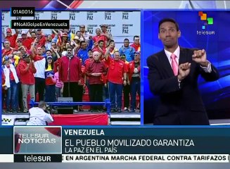 Miles de venezolanos salen a la calle en defensa de la paz