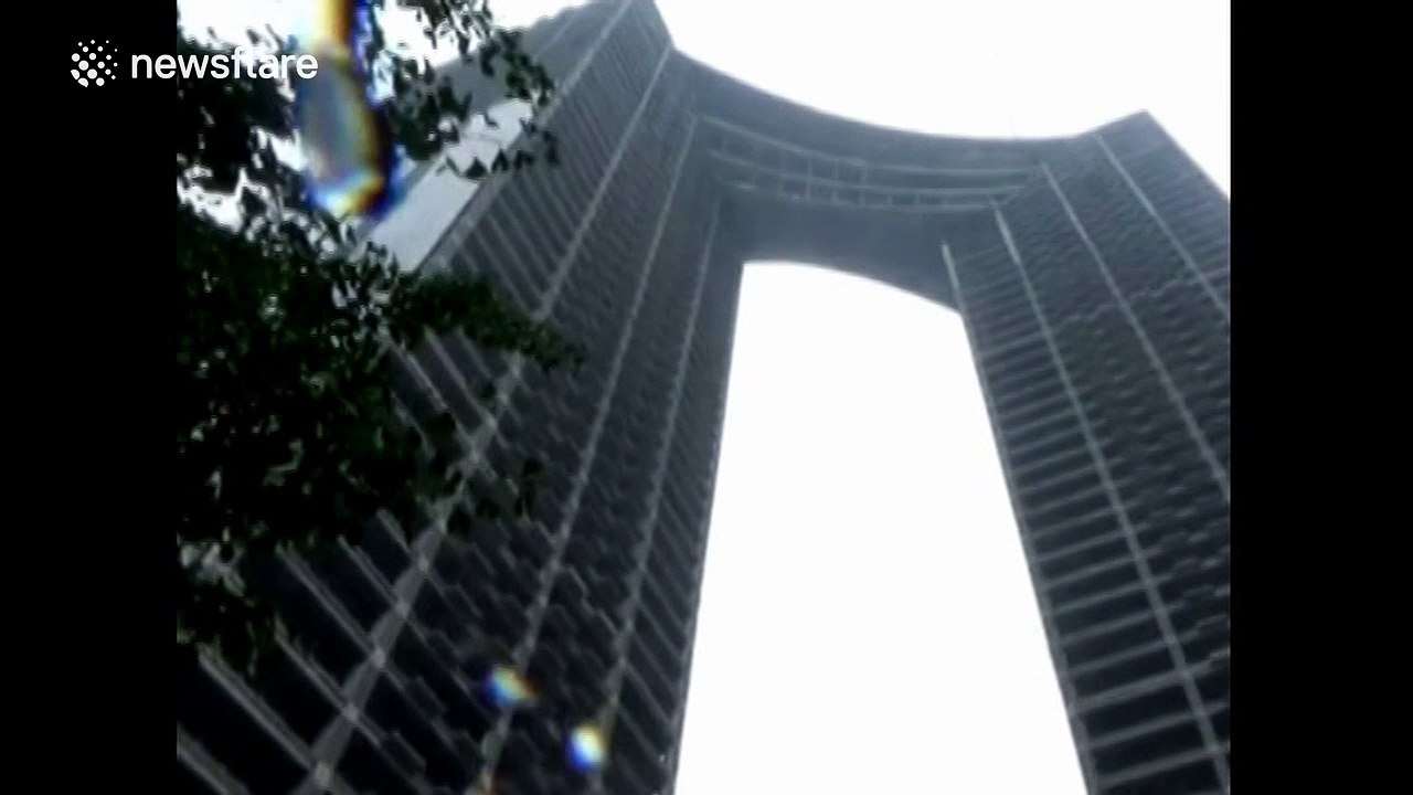 Skycraper in China looks like a pair of jeans