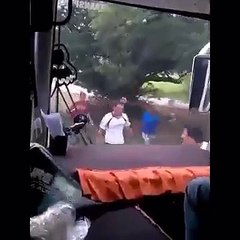 Agredieron autobuses en la Regional del Centro que regresaban de la "Toma de Caracas"