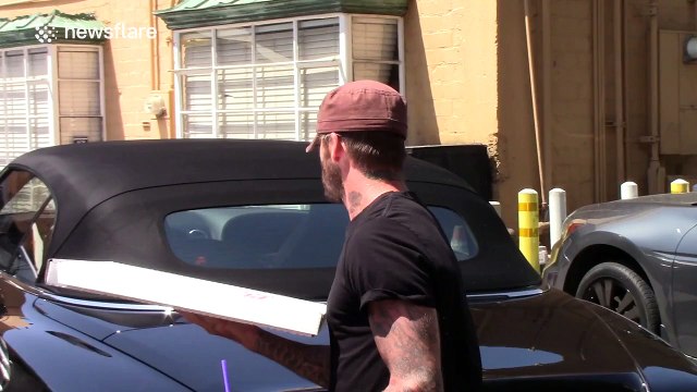 David Beckham picks up pizza in Beverly Hills