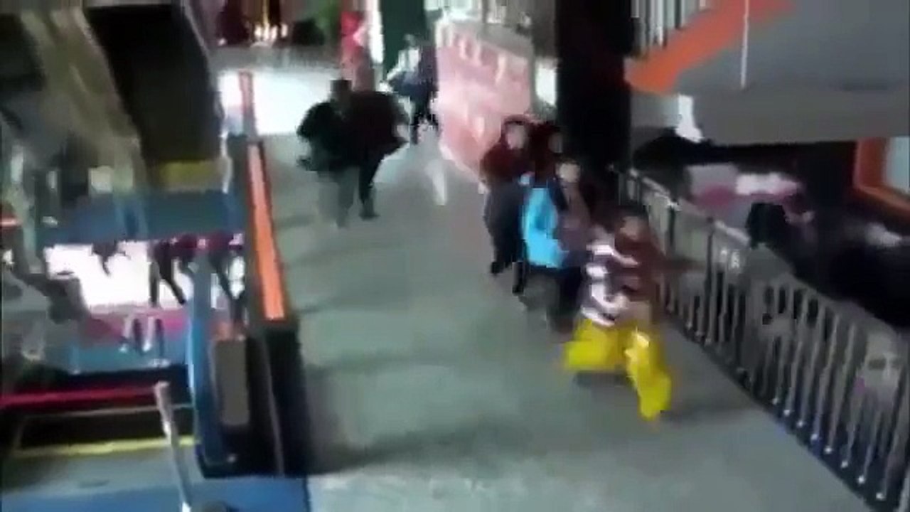 New Zealand hit by latest powerful 7.2 earthquake - Magnitude-7.1 quake strikes off New Zealand - YouTube