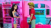 Raquel le da un pastel con un hechizo de amor a Ken - Capítulo #26 - juguetes Barbie en español