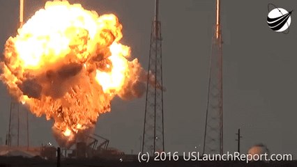 Tải video: SpaceX Rocket Explodes During Test Launch