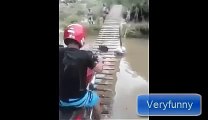 Vine Very Funny - Can't stop laughing So Funny ans stupid - Funny People