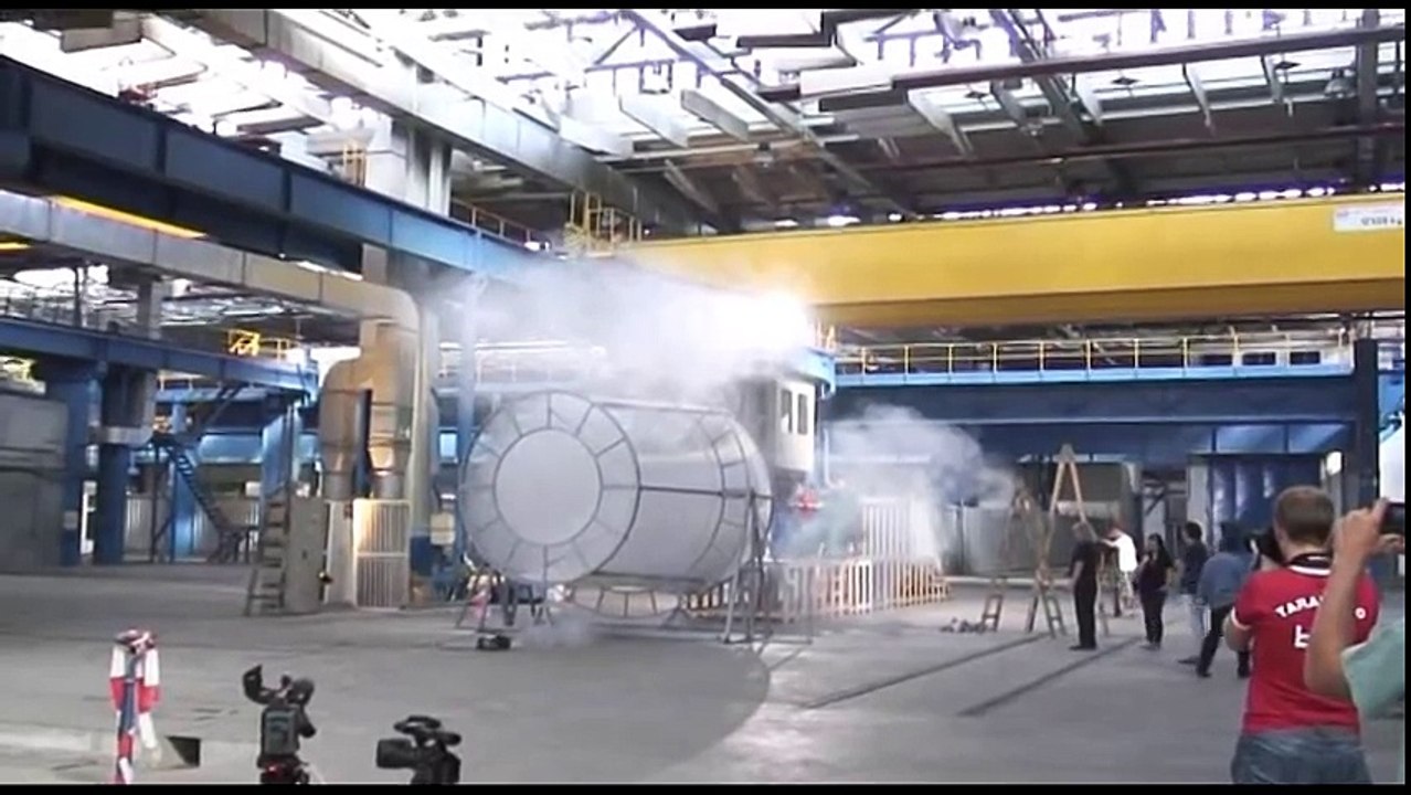 Le plus gros canon à air du monde de 5 mètres de long !