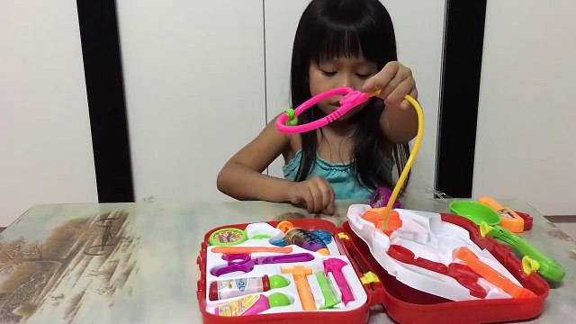 Kids Toys Doctor Play Set kit Reviews with Toy Doctor Bag GunTeeya Kids TV