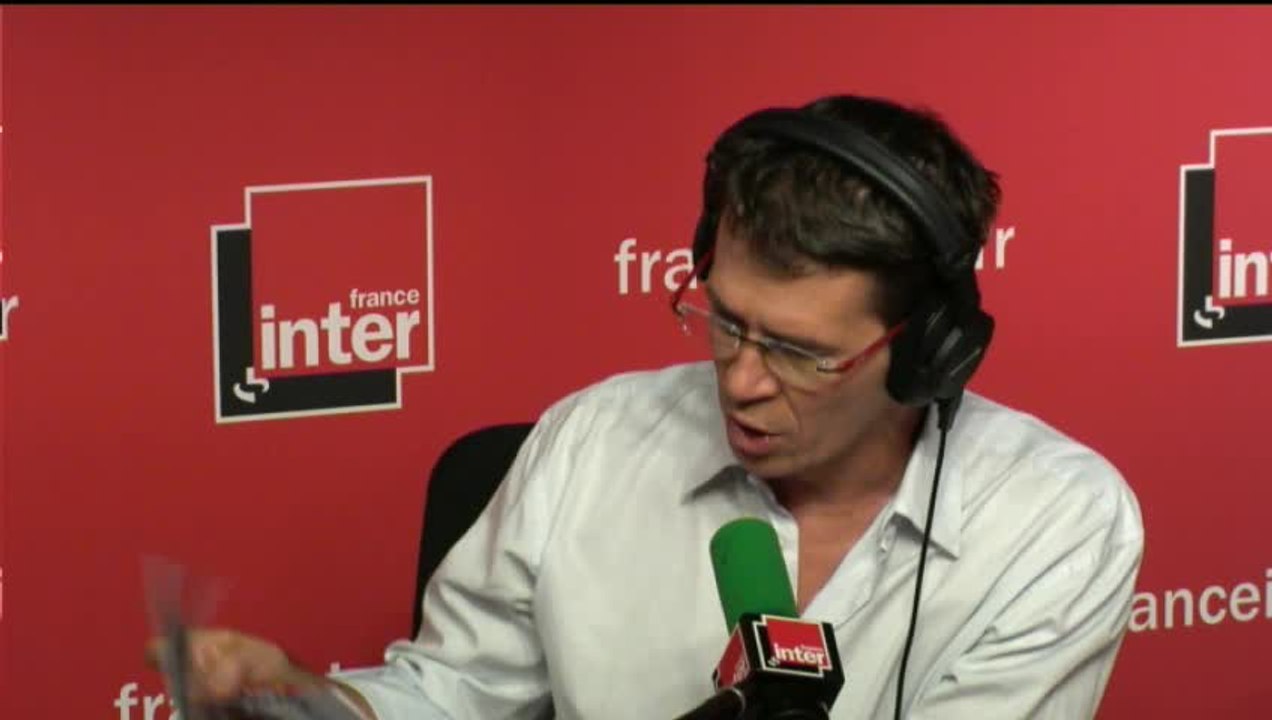 Macron prend la navette fluviale - La Mécanique Médiatique